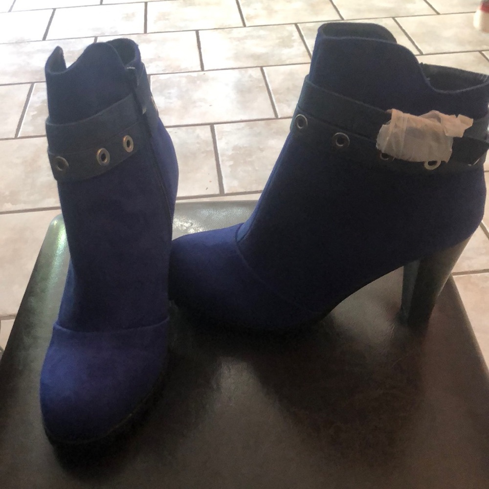 Kisses boots 8 1/2 blue